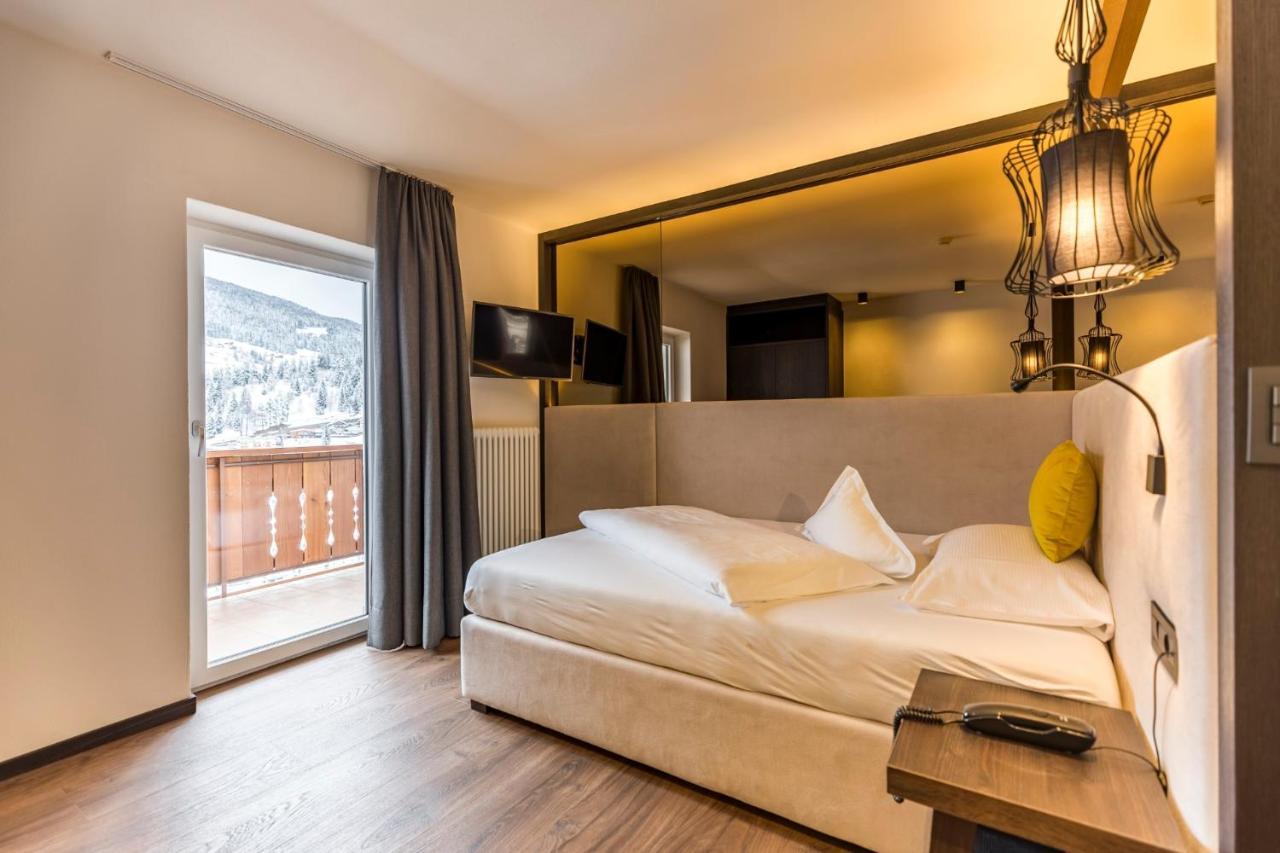 Alpenhotel Rainell St. Ulrich in Gröden Zimmer foto
