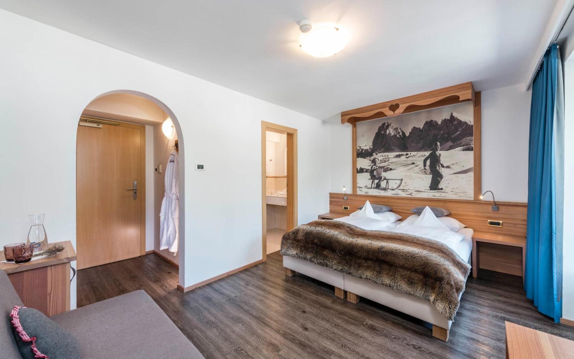 Alpenhotel Rainell St. Ulrich in Gröden Zimmer foto