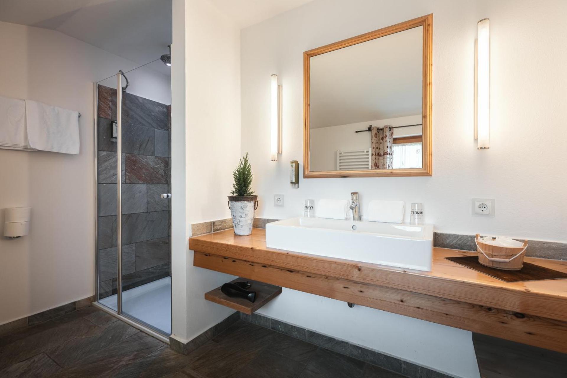 Alpenhotel Rainell St. Ulrich in Gröden Zimmer foto